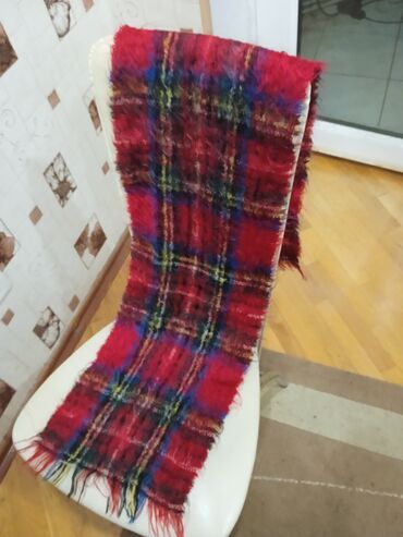 duz corek: Tüklü toxuma şərf/atkı - Dizayn: klassik tartan/çəkmə naxışlı, əsasən