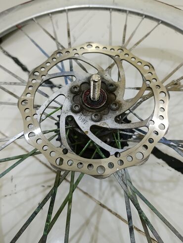 Velosiped ehtiyyat hissələri: Velosiped üçün ehtiyat hissələri və alətlər dəsti Tərkib: - — 2