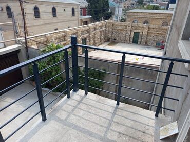 Pilləkən məhəccərləri: Şəkillərdə müxtəlif layihələr və tərtibat nümunələri göstərilib — 18