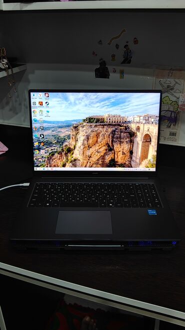 ноутбук в бишкеке: Ноутбук, Honor, 8 ГБ ОЗУ, Intel Core i3, 16 ", память NVMe SSD