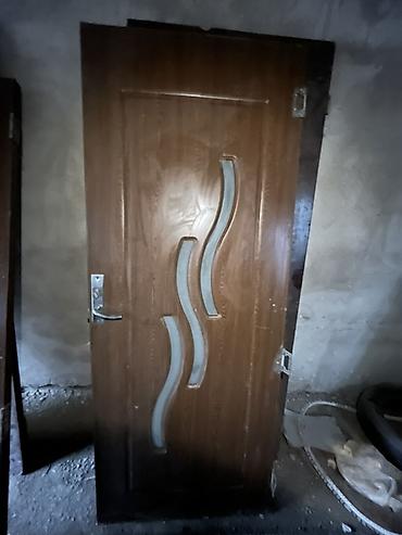 Qapı – daxili istifadə üçün, dekorativ şüşəli model - Material: taxta