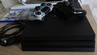 PS4 (Sony PlayStation 4): Ps 4 pro на 1 терабайт в отличном состоянии + 2 диска Fifa и ГТА