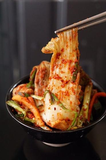 закуски: Классическая закуска морковча по-корейски, приготовленная из свежей — 7