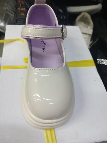 Другая женская обувь: Белые туфли Мэри Джейн для девочек с эффектным бантом спереди. Модель — 9