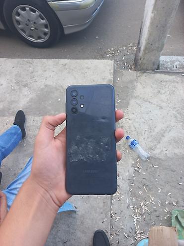 Мобильные телефоны: Samsung Galaxy A22, цвет - Черный, Две SIM карты — 4