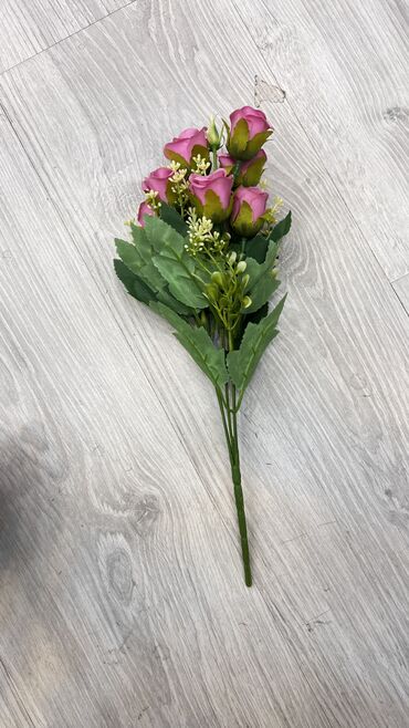 Süni güllər: Suni gullerin topdan perakenden satisi
5 azn baslayan qiymetler — 21