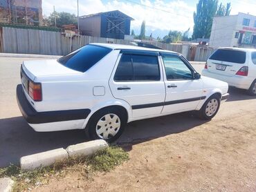 авто за 2000 долларов: Volkswagen : 1990 г., 1.8 л, Механика, Бензин, Седан