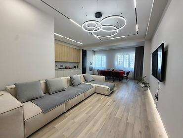 Долгосрочная аренда квартир: For rent a 1 bedroom apartment is in the Golden Square. Orozbekov — 12