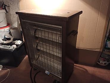 Kaloriferi: Mala kvarcna peć snage 1200W (3 x 400W) sa termostatom. Potpuno — 4