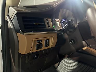 Lexus: Lexus ES: 2017 г., 2.5 л, Гибрид, Седан at lalafo.kg — 14 Lexus: Lexus ES: 2017 г., 2.5 л, Гибрид, Седан — 14