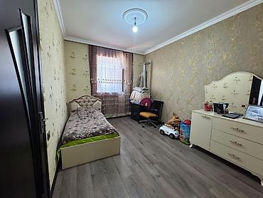 Həyət evləri və villaların satışı: Satılır – həyət evi - Masazirda 1 heyetde 2 ev satilir . Her biri tam — 10