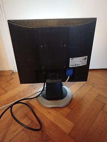 Monitori: Stari monitor Samsung SyncMaster 710n. Proveren samo na kratko dok je — 8