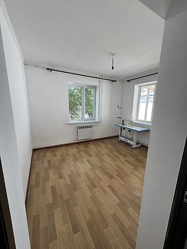Продажа коттеджей и домов: Продаётся частный дом 110кв м есть времянка с 2 комнатами+50кв м. Есть — 9
