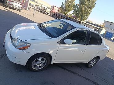 авто химзавод: Toyota Platz: 2001 г., Бензин, Седан — 2