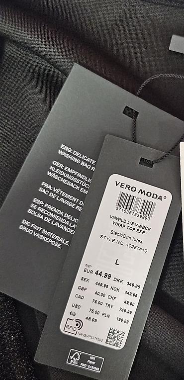 Futbolka və maykalar: Vera moda L Razmer noviy ~35 man
Остальные по 5 ман -da lalafo.az — 3 Futbolka və maykalar: Vera moda L Razmer noviy ~35 man
Остальные по 5 ман — 3
