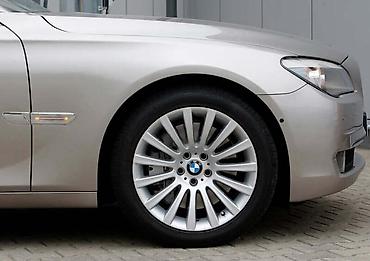 pedale: KRILA I BLATOBRANI ZA BMW 750 OD 2008. DO 2015. GOD — 1