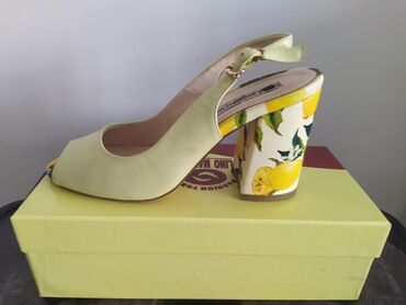 жёлтые лаковые туфли: Туфли 36, цвет - Желтый