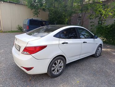 Hyundai: Hyundai Solaris: 2015 г., 1.6 л, Автомат, Бензин, Седан