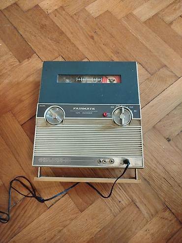 mikrofoni prodaja: Stari retro mali magnetofon Pustio sami culo se sa trake ali kad sam — 1