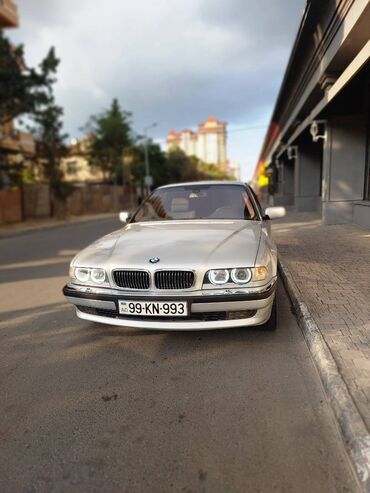 BMW: BMW 735: 3.5 l | Sedan