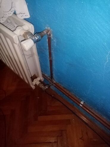 Oprema za grejanje: Ostalo od grejanja, pumpa, boca, cevi radijatori, kolena, manometar — 19