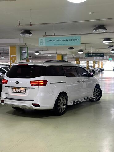 Kia: Kia Carnival: 2018 г., 2.2 л, Автомат, Дизель, Минивэн — 3