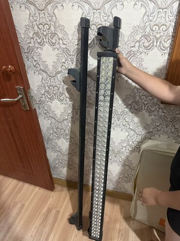решетка спада: Светодиодная балка с креплениями, предназначенная для установки на
