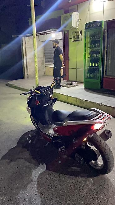 moto mator: Qırmızı rəngli skuter/moped TƏCİLİ SATILIR!!! - Aqressiv dizayna — 3