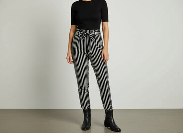 ubrania dla gruszki: Material trousers for women, size S