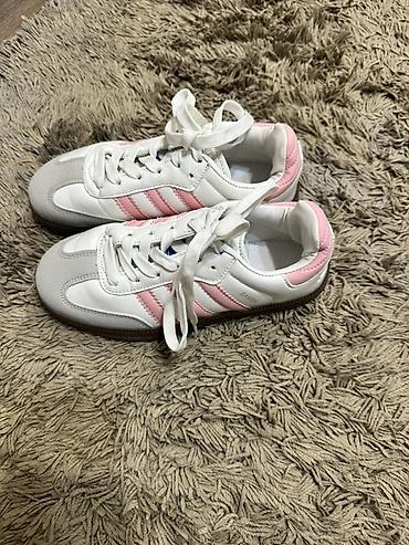 on cloud: Кроссовки, 34.5, 35, Adidas, Б/у, цвет - Белый, Самовывоз — 1