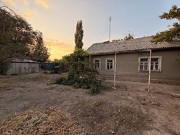 Продажа коттеджей и домов: ТОРГ МИНИМАЛЬНЫЙ Продается жилой дом с большим приусадебным at lalafo.kg — 1 Продажа коттеджей и домов: ТОРГ МИНИМАЛЬНЫЙ Продается жилой дом с большим приусадебным — 1