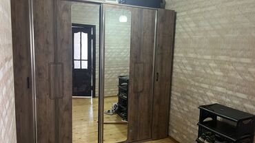 Rəflər: Kupe, 3 qapılı Düz dolab, Şifonyer