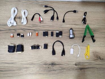 Digər kompüter aksesuarları: Adapter kabel və perexadnik, ötrücü, keçirici; şəkilləri çevirib baxa — 26