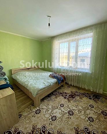 Продажа коттеджей и домов: 🏠Продается дом в с. Сокулук с участком 40 соток и кошарой. От трасы 2 — 11