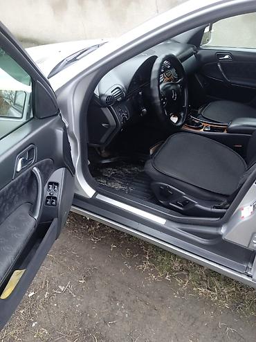 Mercedes-Benz: Mercedes-Benz 220: 2001 г., 2 л, Механика, Бензин, Универсал — 6