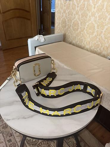 гравировки: Сумка Marc Jacobs Snapshot с широким ремнём Оригинал в идеальном — 1