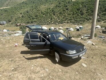 шторка багажника пассат б3: Volkswagen Passat: 1995 г., 2 л, Механика, Бензин, Универсал