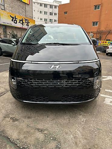 Hyundai: Hyundai Staria: 2021 г., 2.2 л, Автомат, Дизель, Минивэн — 1