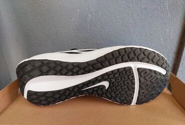 Women's Sneakers and athletic shoes: Original patike Najk patike (slike 1-6) velicina 44 Cena 4500 din — 5