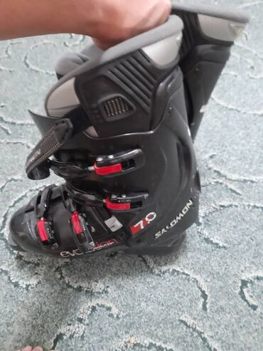 лыжные ботинки: Лыжный ботинка состояние хороший размер 42 ватсап