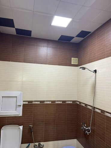 Uzunmüddətli kirayə mənzillər: Nizami rayonu E. Süleymanov küçəsində 18 mərtəbəli binanın, 10-cu — 8