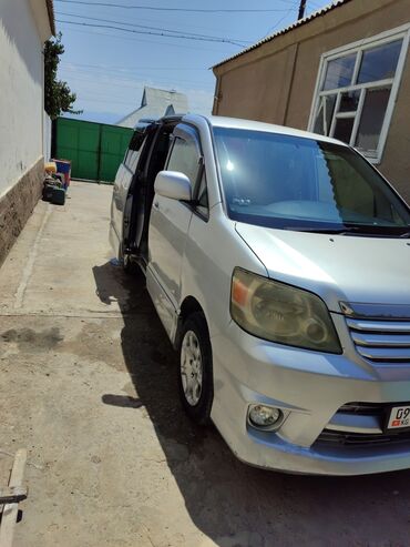 митсубиси спаке стар: Toyota Noah: 2003 г., 2 л, Автомат, Бензин, Вэн/Минивэн