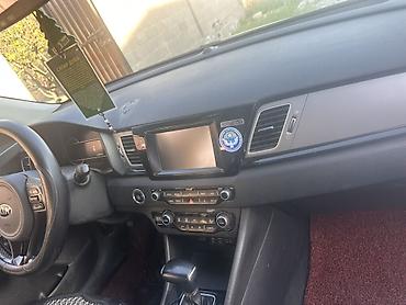 Панели, обшивки: Центральная консоль Kia 2017 г., Б/у — 4