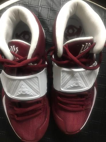 rumenilo max factor: Nike Kyrie 6 basketball sneakers. Original iz Amerike. Br 36(23cm — 9