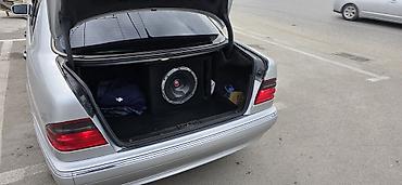 lexus ct 200: Mercedes-Benz E 320: 3.2 l | 2001 il Sedan — 4