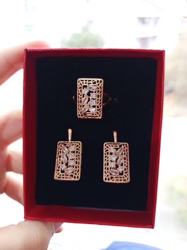 Tuflilər: Üzük və sırğalar - Metal: qızılı tonlu qirmizi rus qizili rengi - — 25