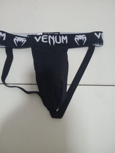 Borilački sportovi: Venum boxing kit includes 14 oz black boxing gloves with gold and — 15