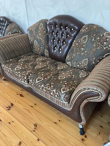 ofis kresloları ikinci əl: Klassik üslubda yumşaq mebel dəsti - Tərkib: 1 ədəd ikili divan, 2 — 5