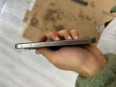 iphone 50: IPhone 15 Pro, 128 GB, Gümüşü, Qırıq — 3