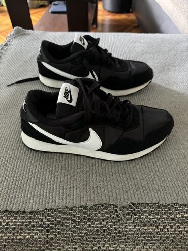 papucice elegantne broj: Nike, 39, bоја - Crna